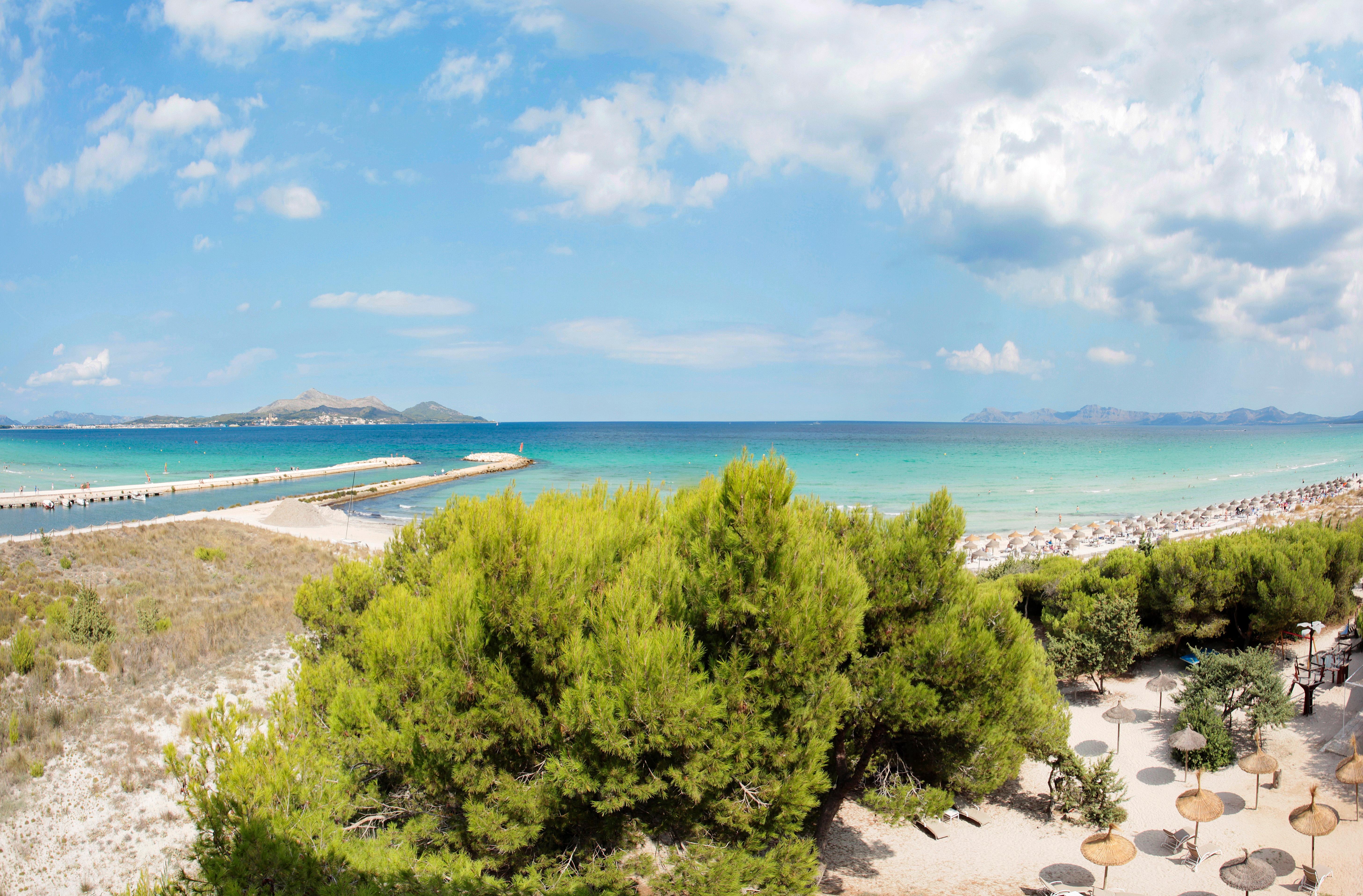 Grupotel Parc Natural & Spa Playa de Muro (Mallorca) Exterior foto View of the bay