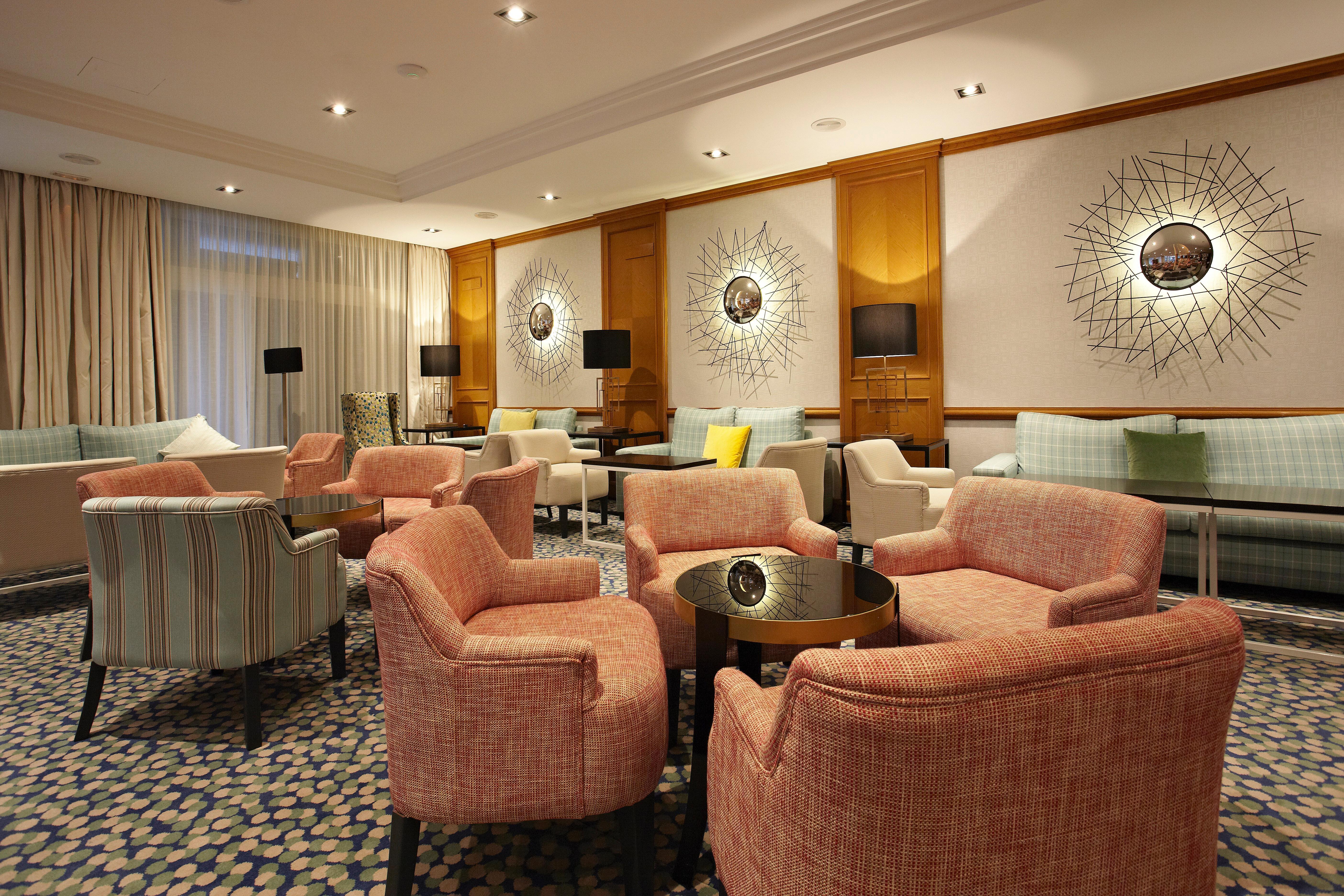 Grupotel Parc Natural & Spa Playa de Muro (Mallorca) Exterior foto The lounge at the airport
