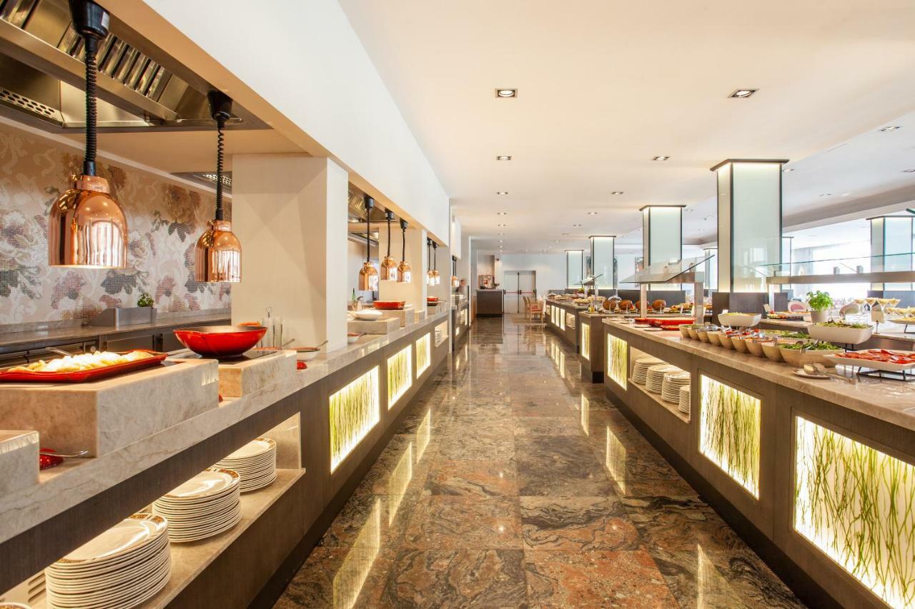 Grupotel Parc Natural & Spa Playa de Muro (Mallorca) Exterior foto The buffet at the hotel